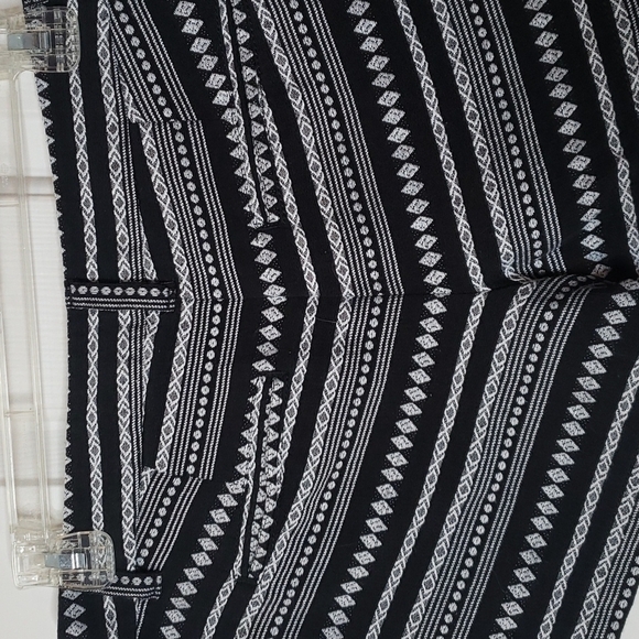 loft Tribal Print Jacquard Shorts Size 0 - Picture 5 of 7